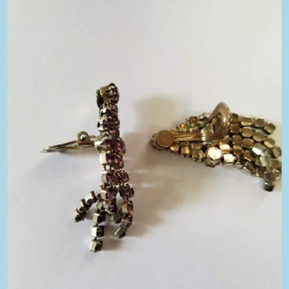 Karu Arke inc. Vintage purple rhinestone earrings - Picture 4 of 4